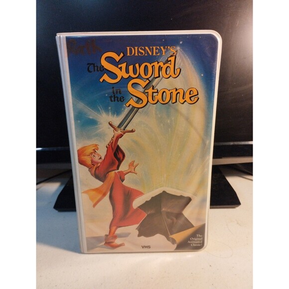 THE SWORD IN THE STONE VHS Walt Disney Black Diamond Collection Clamshell - Picture 1 of 7